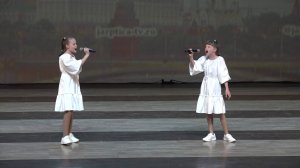 "Моя Россия" Смирновы Ксения и Александра
Музыка А. Ермолов, Слова Н. Зиновьев