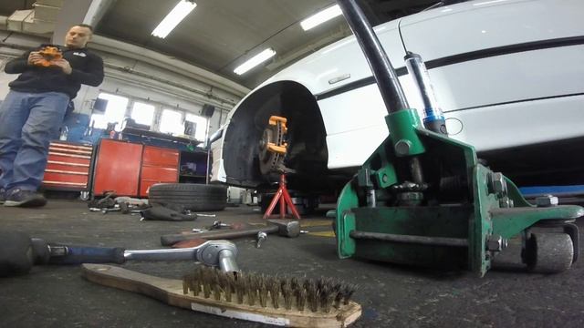 BMW e36 turbo project - Garage life ep. 01 - big brake kit front смотреть онлайн