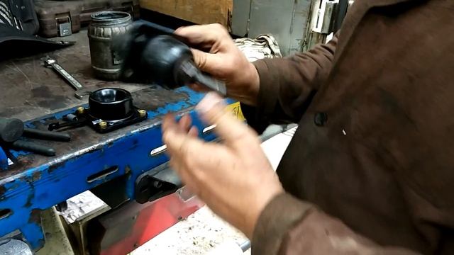 VOLVO VNL ПРОБЛЕМА ЗАМКОВ КАПОТА!!! РЕМОНТ