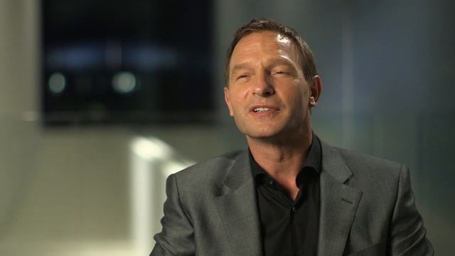 Hitman: Agent 47: Thomas Kretschmann "Le Clerq" Behind the Scenes Movie Interview | ScreenSlam смотреть онлайн