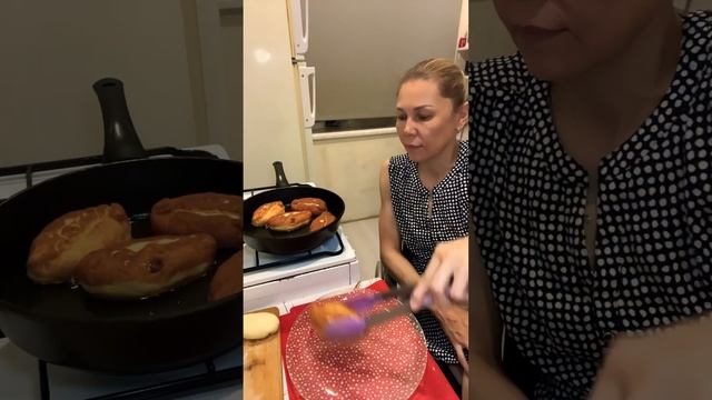 Пирожки с капустой 👍 #еда #семьяпаршаковых #люблюготовитьдома #рецепты #чтоприготовитьдлясемьи смотреть онлайн