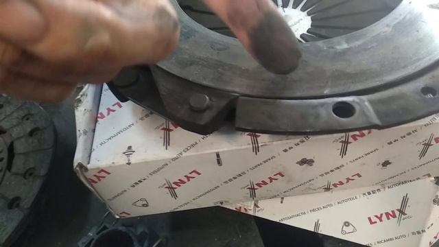 Сцепление очень жёстко работает, течет цилиндр выжимной. смотреть онлайн