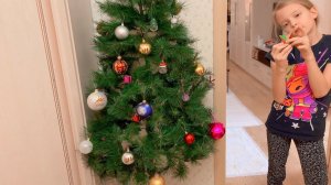 VLOGmas Наряжаем елку! На днюху в боулинг! Заболела 18-20-12.21