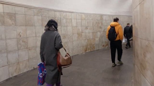 Прогулка по станции метро Киевская в Москве смотреть онлайн