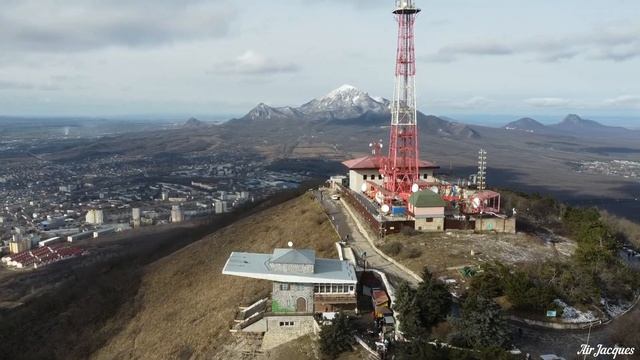 Пятигорск с высоты птичьего полета. Зимой и летом смотреть онлайн