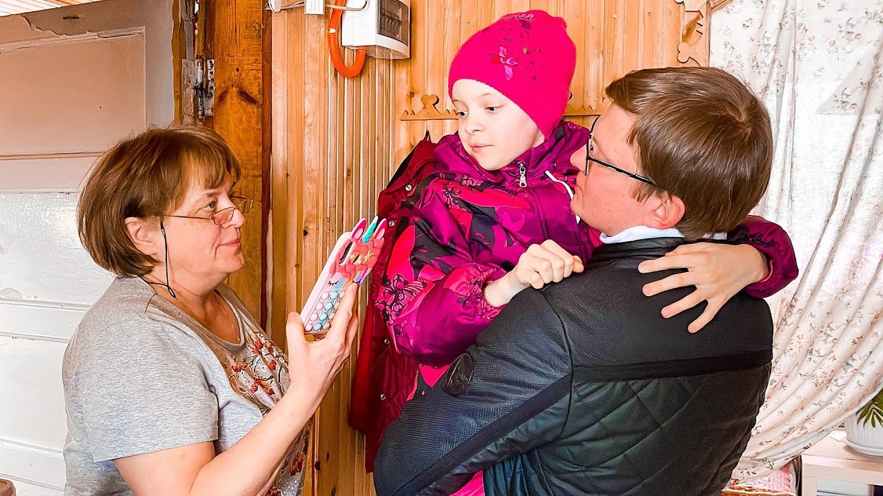 VLOG Едем на дачу! Очень важное дело! 2-3.04.22 смотреть онлайн