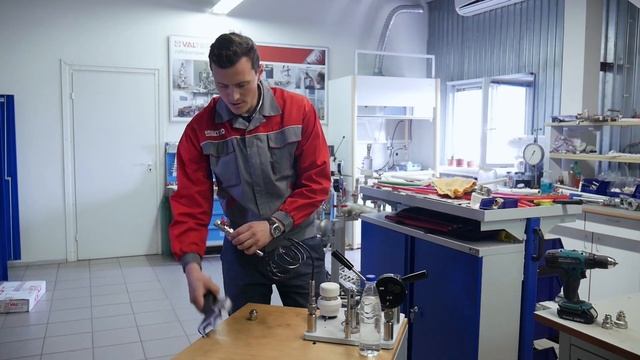 2.23 Стенд на проверку максимального давления смотреть онлайн