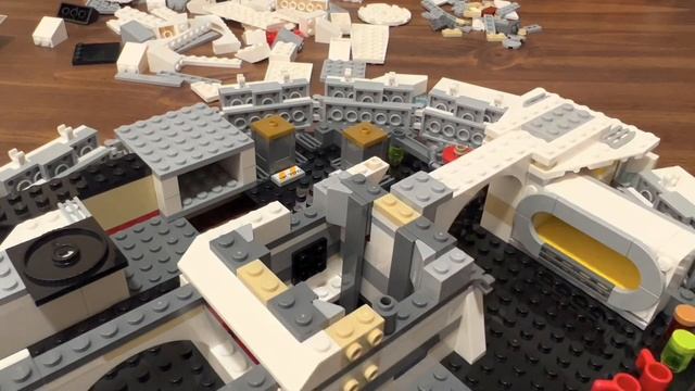 LEGO Speed Build - 75212: Kessel Run Millennium Falcon (Complete Build) смотреть онлайн
