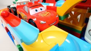 Развивающие детские игрушки. Гонка шариков. Волновой склон. Животные. Конструктор ЛЕГО Дупло