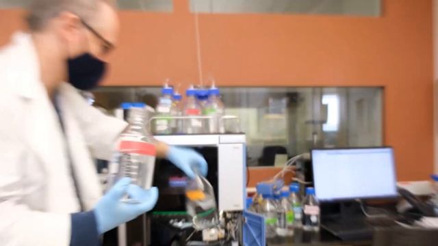 How to: Change HPLC solvents (Q Exactive Orbitrap) смотреть онлайн