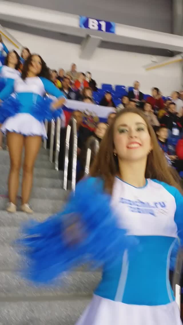 Чирлидерша застеснялась #Сочи2014 #Олимпиада смотреть онлайн