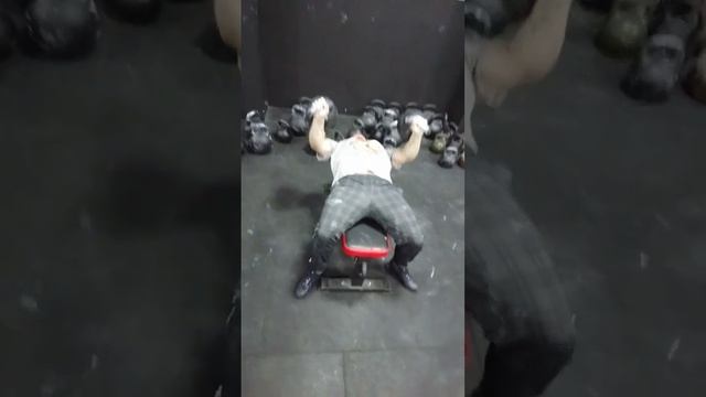 ТАНК НОВОСЕЛЬЦЕВ. ГИРИ ПО 57 КГ НА 7! НАРОДНЫЙ ЖИМ С ГИРЯМИ! СИЛОВОЕ ГИРЕВОЕ ДЕВЯТИБОРЬЕ.3½PUD BELL смотреть онлайн