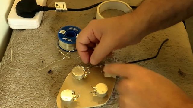 Harley Benton SC 400 Complete Re-Wire (50's Style) Part Two смотреть онлайн