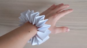 как сделать простой браслет из бумаги А4