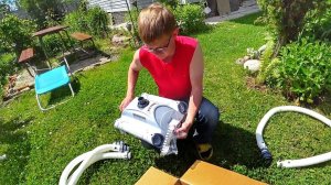 ВЛОГ Автоматический вакуумный Пылесос Intex 28001 |  Маша купается 1.07.2017