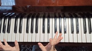 Как играть "Маленькой ёлочке холодно зимой" на пианино