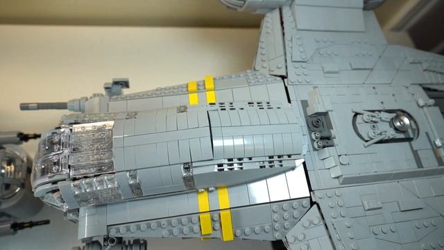 Lego UCS Razorcrest v.s. Lego Star Wars Razorcrest #75292 смотреть онлайн