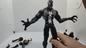 Фигурка Венома от Marvel Select. Venom figure