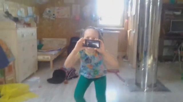Управляет моим телефоном🤔 смотреть онлайн
