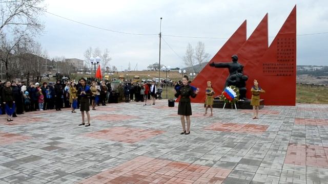 Церемония возложения венка от Администрации и Думы города смотреть онлайн