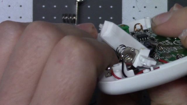 Teardown of an AcuRite outdoor temperature receiver смотреть онлайн