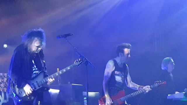 The Cure - Lullaby, live (Berlin 2022) смотреть онлайн