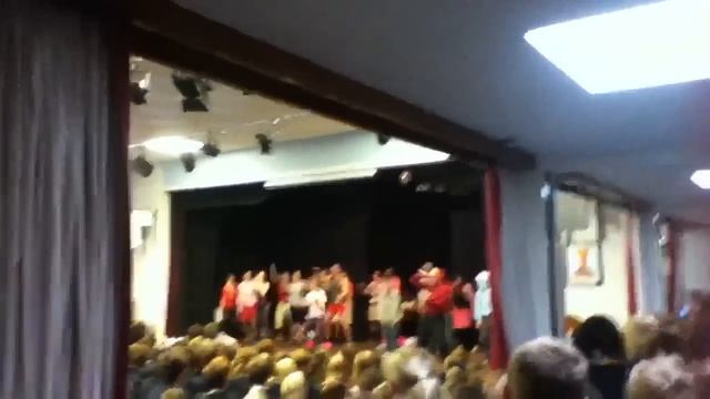 Ripon Grammar does Gangnam style смотреть онлайн