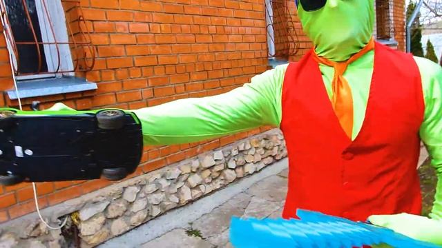 Mr. Joe on Lamborghini Huracan found CAR KEYS of VW Scirocco - 13+ смотреть онлайн