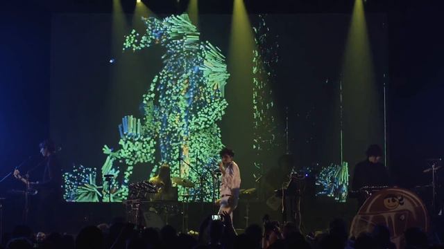 NEON INDIAN Glitzy Hive смотреть онлайн