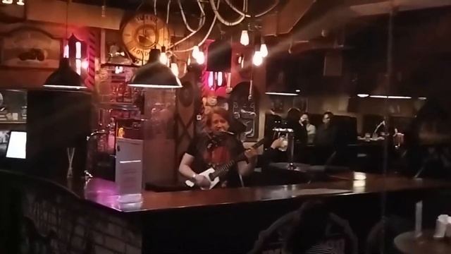 Роман Кормаков-акустический концерт в Рок баре 27.02.21 смотреть онлайн