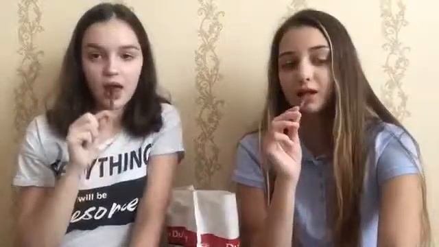 Пробуем вкусняшки🍫 /челендж не запей водой💧❌ смотреть онлайн
