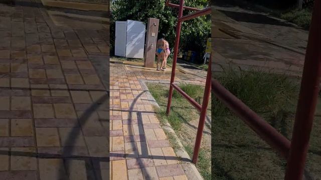 Girls in shower on beach. The Titan Select 4* Hotel. Konaklı. Alanya. The Mediterranean Sea. Turkey смотреть онлайн