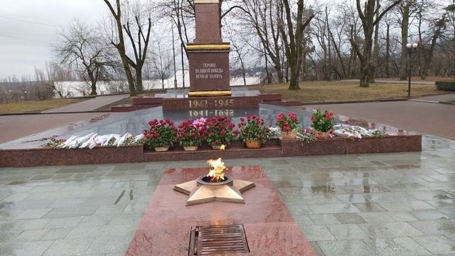 Памятник мемориал. Вечный огонь в городе Нальчик смотреть онлайн