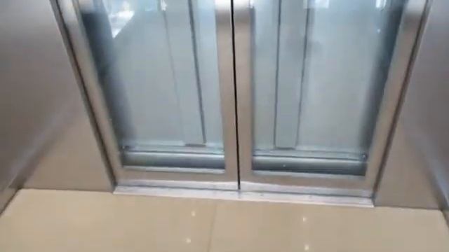 Random Lift Tour | Woking shopping centre смотреть онлайн