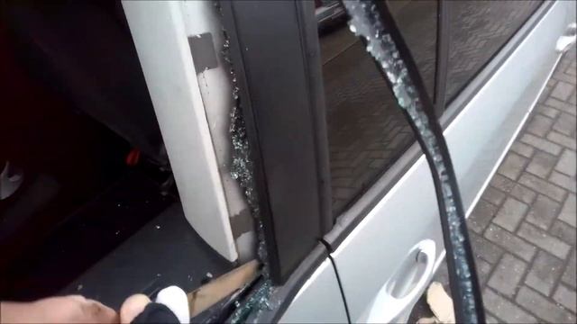 VW Touran Rear Quarter Window Glass Replacement смотреть онлайн