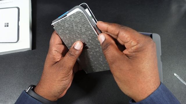 Microsoft Surface Duo Bumper Case (Graphite) смотреть онлайн