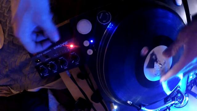 DJ-TECH HANDY KUTZ WITH INNO FADER смотреть онлайн