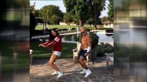 Танцующий миллионер Gianluca Vacchi танцует инвалида