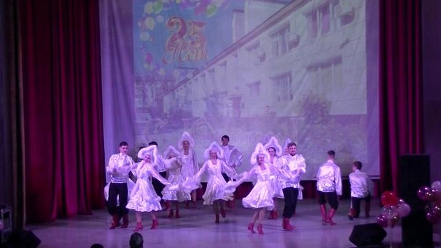 Народный танцевальный коллектив "Красивомечье" - "Лебедь" смотреть онлайн