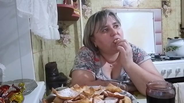 Пью чай с татарским хворостом. Змеиное логово! смотреть онлайн