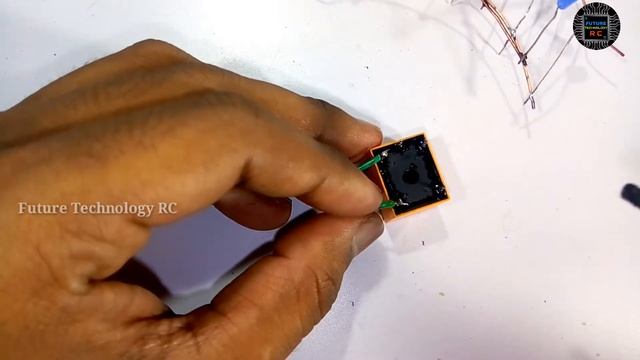 DIY | Awesome DJ dancing light without Ic, Transistor, microcontroller or Arduino #RC Invention смотреть онлайн