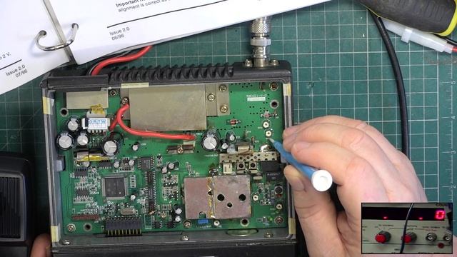 Maxon PM100 business radio on 70cms amateur band 20W FM (Not a CB video!) смотреть онлайн