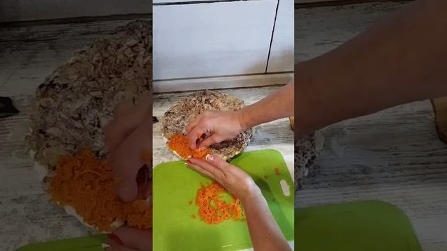 Салат Мимоза в новом варианте#салаты#салат#мимоза#салатыизакуски#вкуснаяеда#вкусныйсалат#вкусно смотреть онлайн