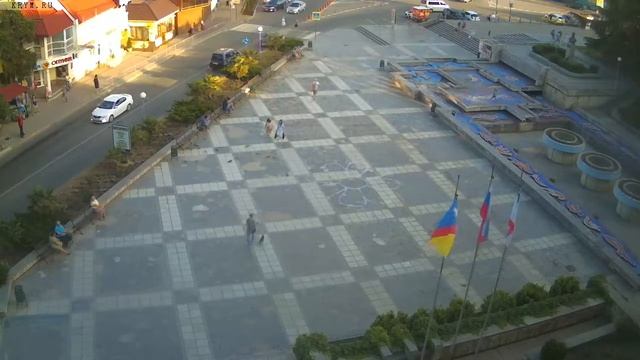 Вебкамера "Площадь Советская". Запись 10.07.2017 19:00:04 смотреть онлайн