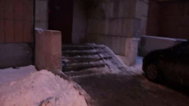 Музыкальные лифты КМЗ 2013 года выпуска в старинной советской 9 этажке в Казани . (18.12.2021) смотреть онлайн