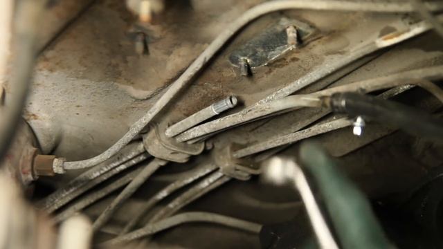 Old Fuel System Rotten Hose and Rusty Clamp Removal Challenges / Tips смотреть онлайн