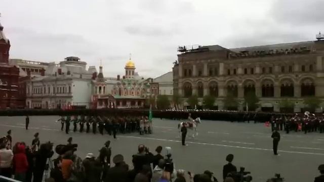 Ам, фр и потомок коня Жукова.MOV смотреть онлайн
