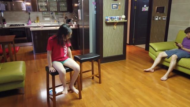СТРАННЫЕ ПОКУПКИ МУЖА В КОРЕЕ и КАК Я СНИМАЮ ВИДЕО [Korea Vlog] смотреть онлайн