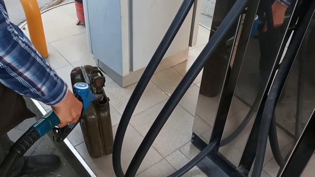 Кошмар автомобилистов😱 проверяем бензин на заправках - АНАПА - результат сильно удивил.