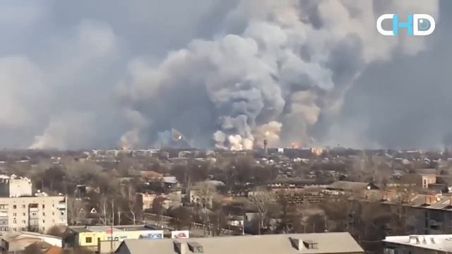 Powerful explosions at military ammunition depots in Balakleya Ukraine смотреть онлайн